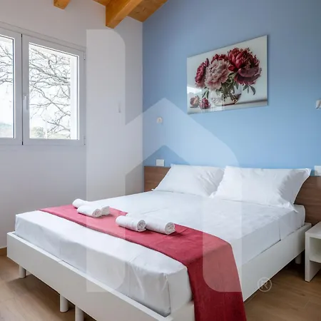 Homiday - Sofia * アトリ