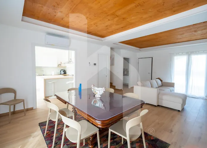 Homiday - Sofia Apartmán