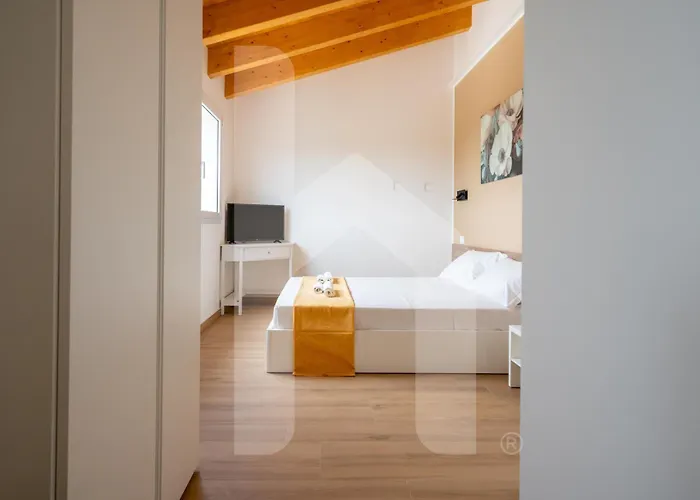 Homiday - Sofia Apartmán