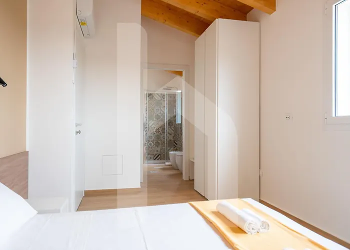 Homiday - Sofia Атри