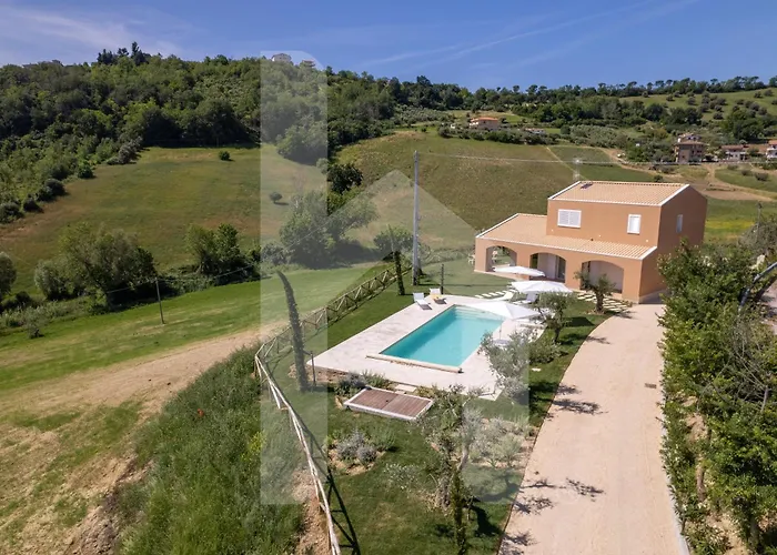 Homiday - Sofia Apartmán